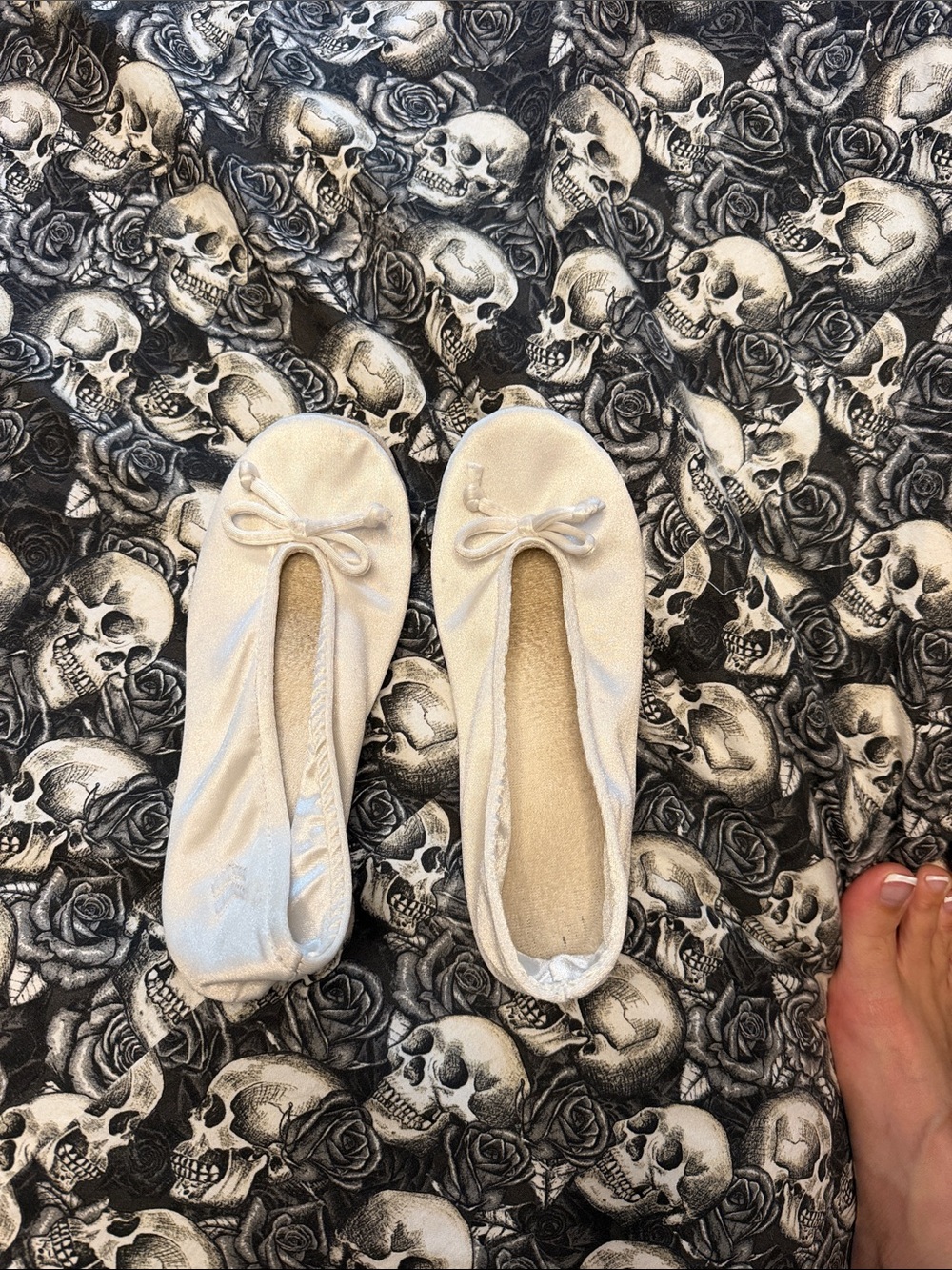 White Women's Small silky Ballet Flats with cute lil Bow Detail